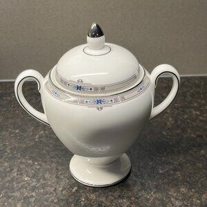Wedgwood Amherst Tall Sugar Bowl Lidded Platinum trim